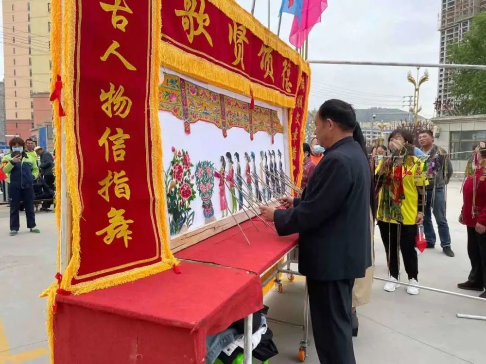 新澳門(mén)王中王期期中，揭秘彩票背后的秘密與策略，揭秘新澳門(mén)王中王彩票背后的秘密與策略，期期中探秘彩票世界