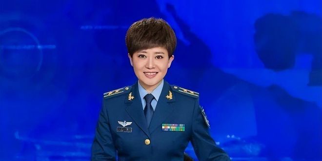軍事節(jié)目女主持人，閃耀熒屏的星光，軍事節(jié)目女主持人，熒屏上的璀璨星光