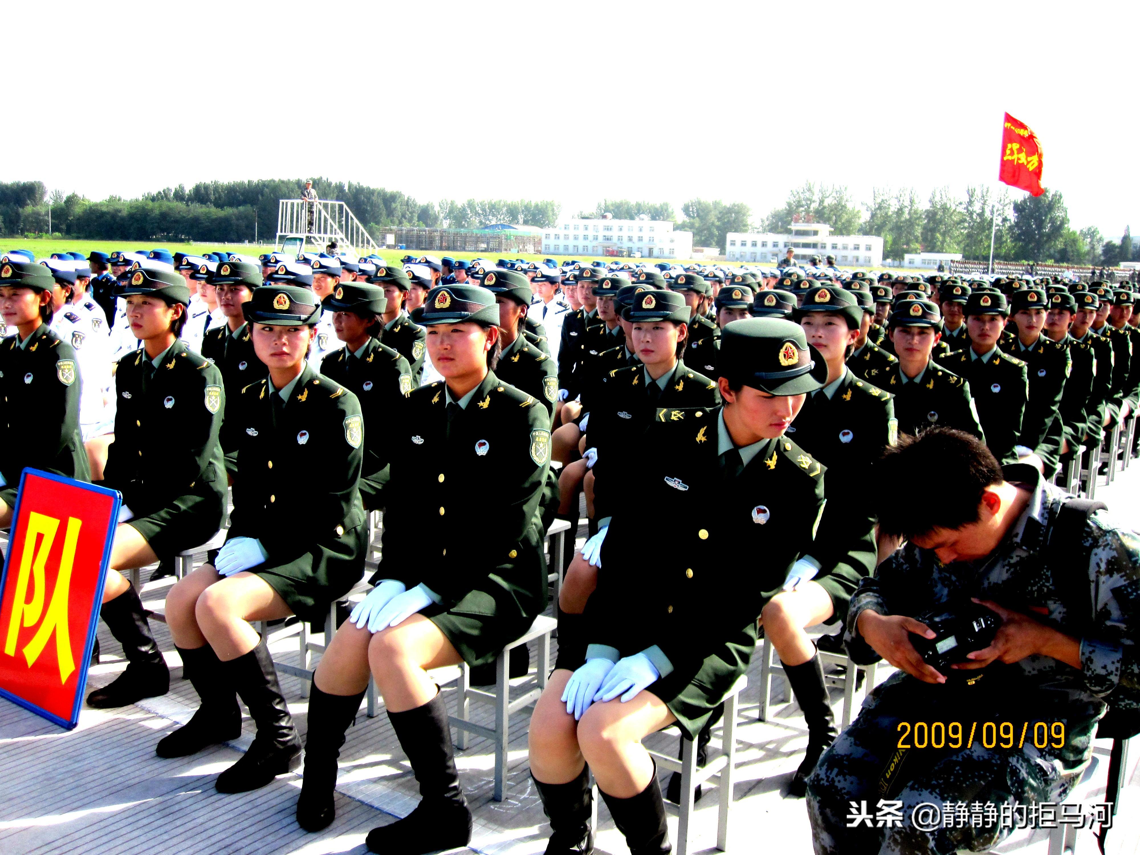 閱兵扭錯頭的士兵怎么樣了？深入了解事件背后的故事，閱兵扭錯頭的士兵后續(xù)如何？事件背后的故事揭秘
