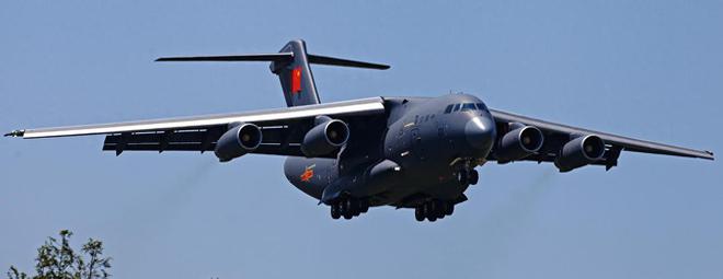 C17運(yùn)輸機(jī)與運(yùn)-20，空中巨人的對(duì)比與探討，C17運(yùn)輸機(jī)與運(yùn)-20空中巨人，對(duì)比與探討