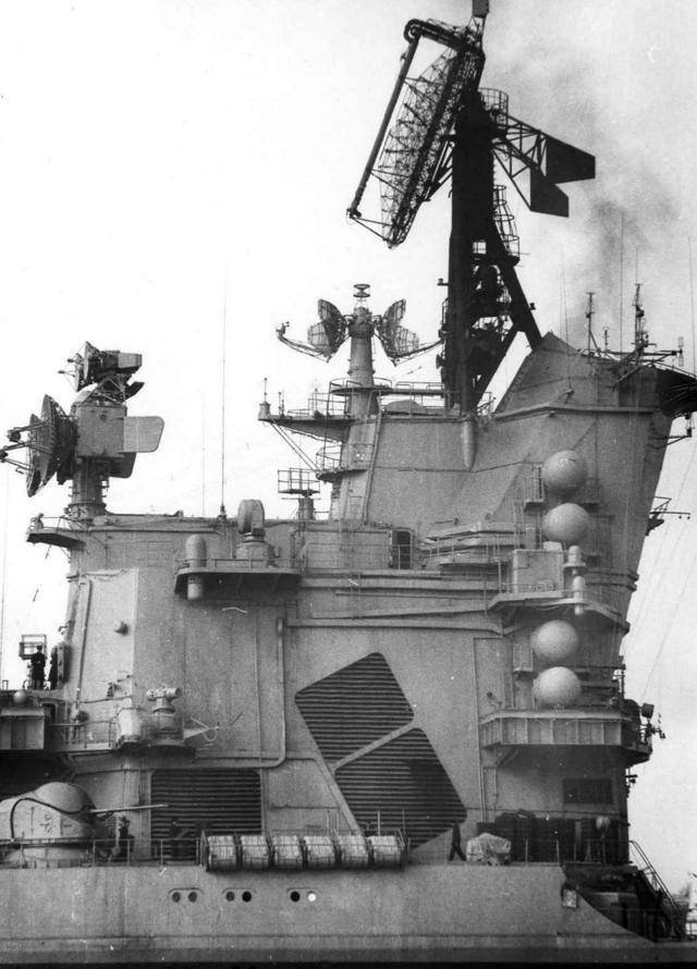 蘇聯(lián)65型巡洋艦，歷史與特點(diǎn)解析，蘇聯(lián)65型巡洋艦，歷史背景與特點(diǎn)深度解析