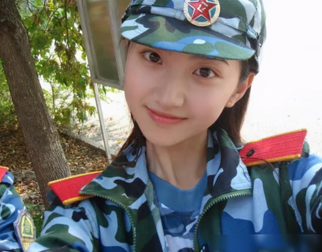 軍事直播間董嘉耀，一位軍事領(lǐng)域的佼佼者，董嘉耀，軍事領(lǐng)域的翹楚，深度解析軍事直播間