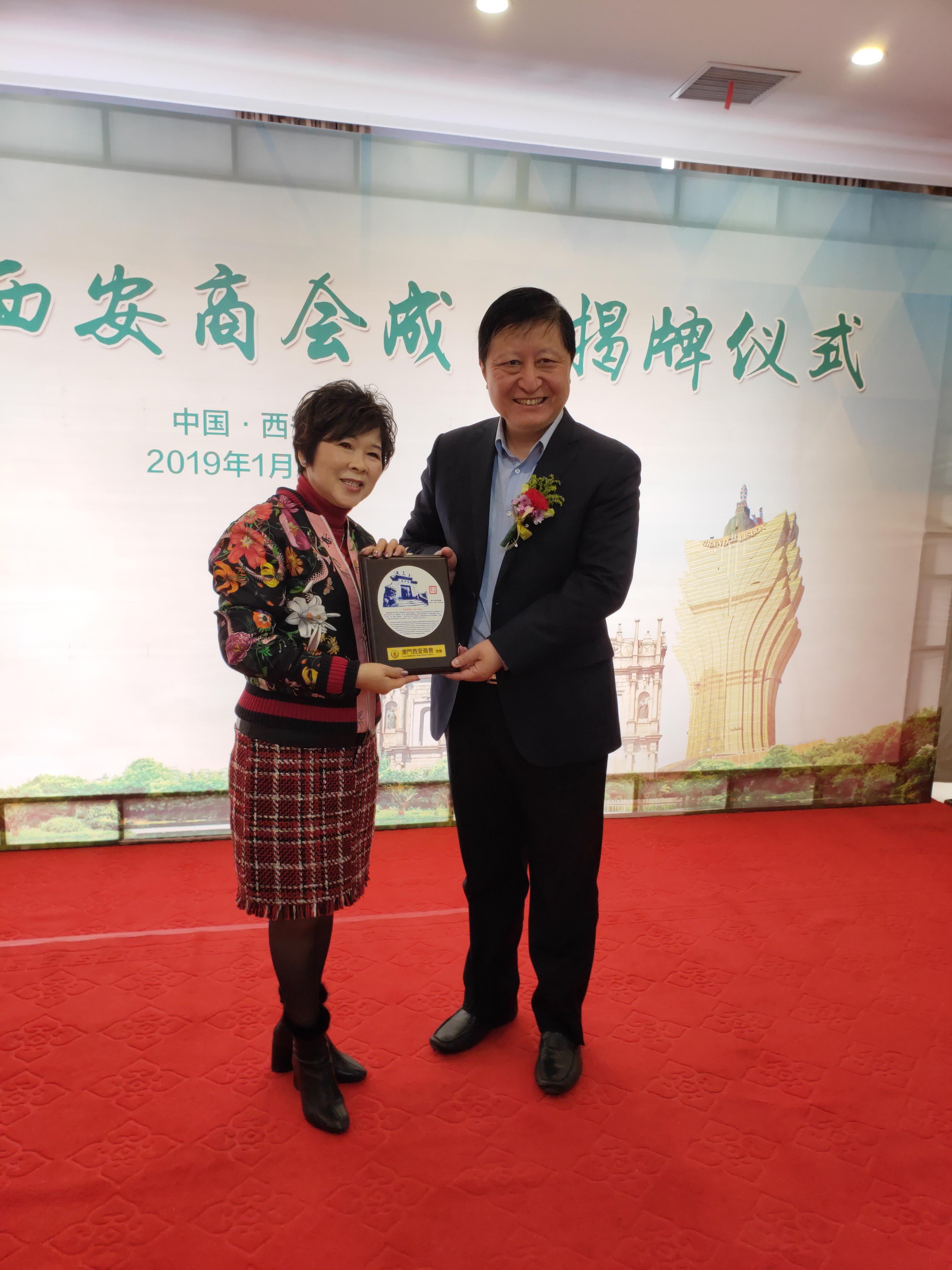 澳門一肖100準(zhǔn)免費(fèi)——揭秘彩票背后的秘密，澳門彩票揭秘，一肖預(yù)測(cè)背后的真相
