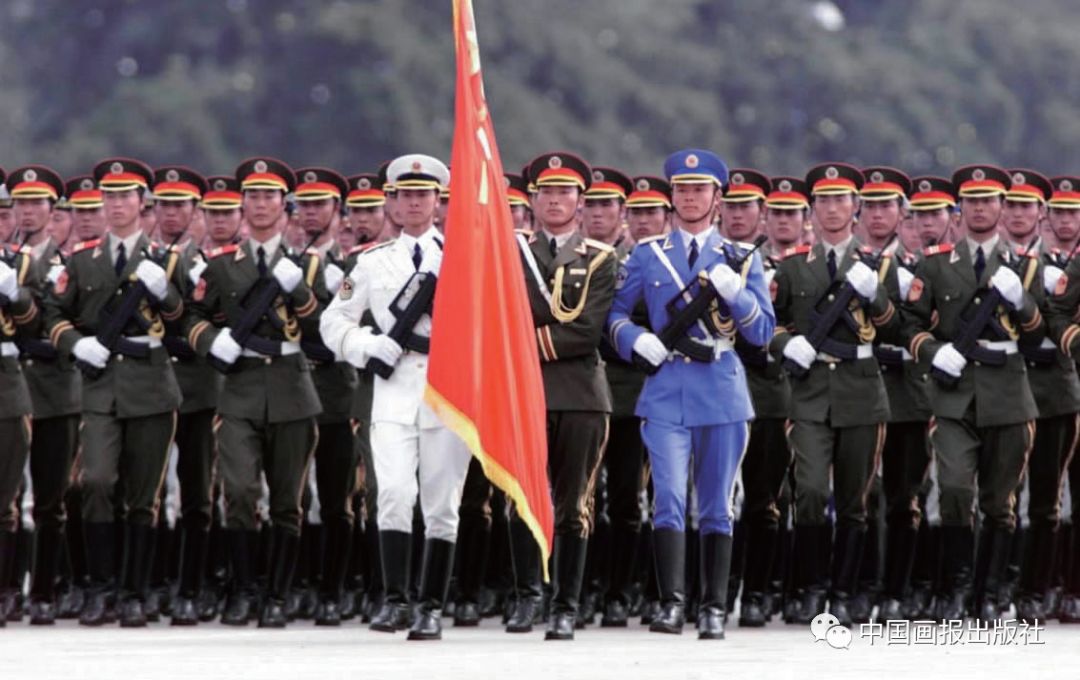 關(guān)于2019閱兵武警錯(cuò)誤動作視頻的探討，關(guān)于武警在2019閱兵中出現(xiàn)錯(cuò)誤動作的視頻分析