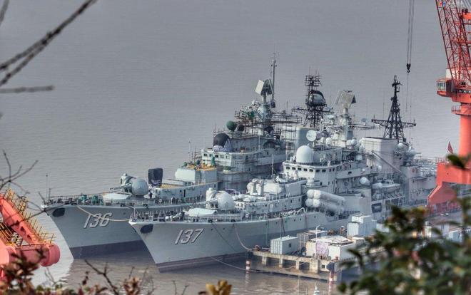 現(xiàn)代級驅(qū)逐艦四大金剛，引領(lǐng)全球海軍新時(shí)代的尖端力量，現(xiàn)代級驅(qū)逐艦四大金剛，引領(lǐng)全球海軍新時(shí)代的先鋒力量