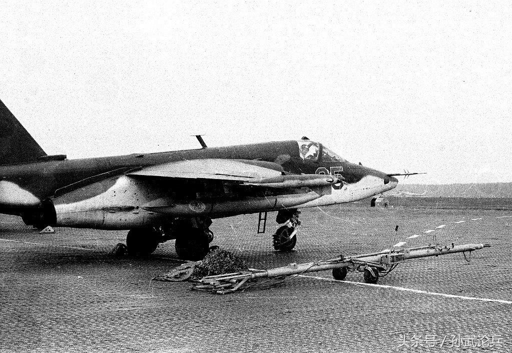 蘇-25攻擊機(jī)的卓越性能與獨(dú)特特點(diǎn)，蘇-25攻擊機(jī)的卓越性能與獨(dú)特特性解析