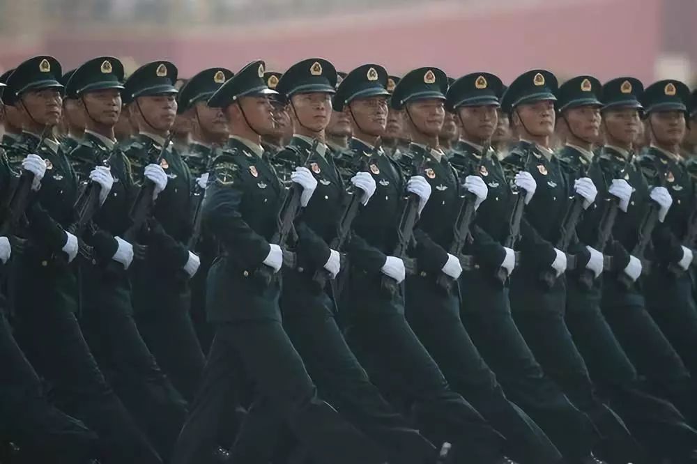 重溫歷史瞬間，2009大閱兵全程回顧，精彩紛呈的168分鐘完整版，重溫輝煌瞬間，2009大閱兵全程回顧，精彩紛呈的完整版視頻