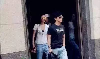 李健個人資料及簡歷老婆，深度解析一位音樂才子的人生軌跡與情感世界，李健人生軌跡與情感世界揭秘，音樂才子及其妻子深度解析