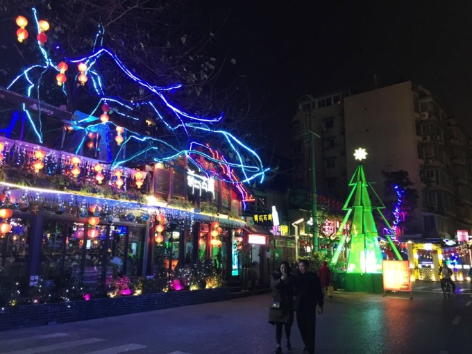 北京到成都自駕游攻略，一路風(fēng)光與美食的盛宴，北京至成都自駕游攻略，風(fēng)光與美食的盛宴之旅