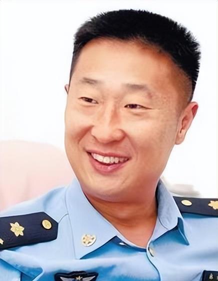 小品演員林永健的照片，探尋喜劇大師的風(fēng)采，林永健照片，喜劇大師的風(fēng)采探尋