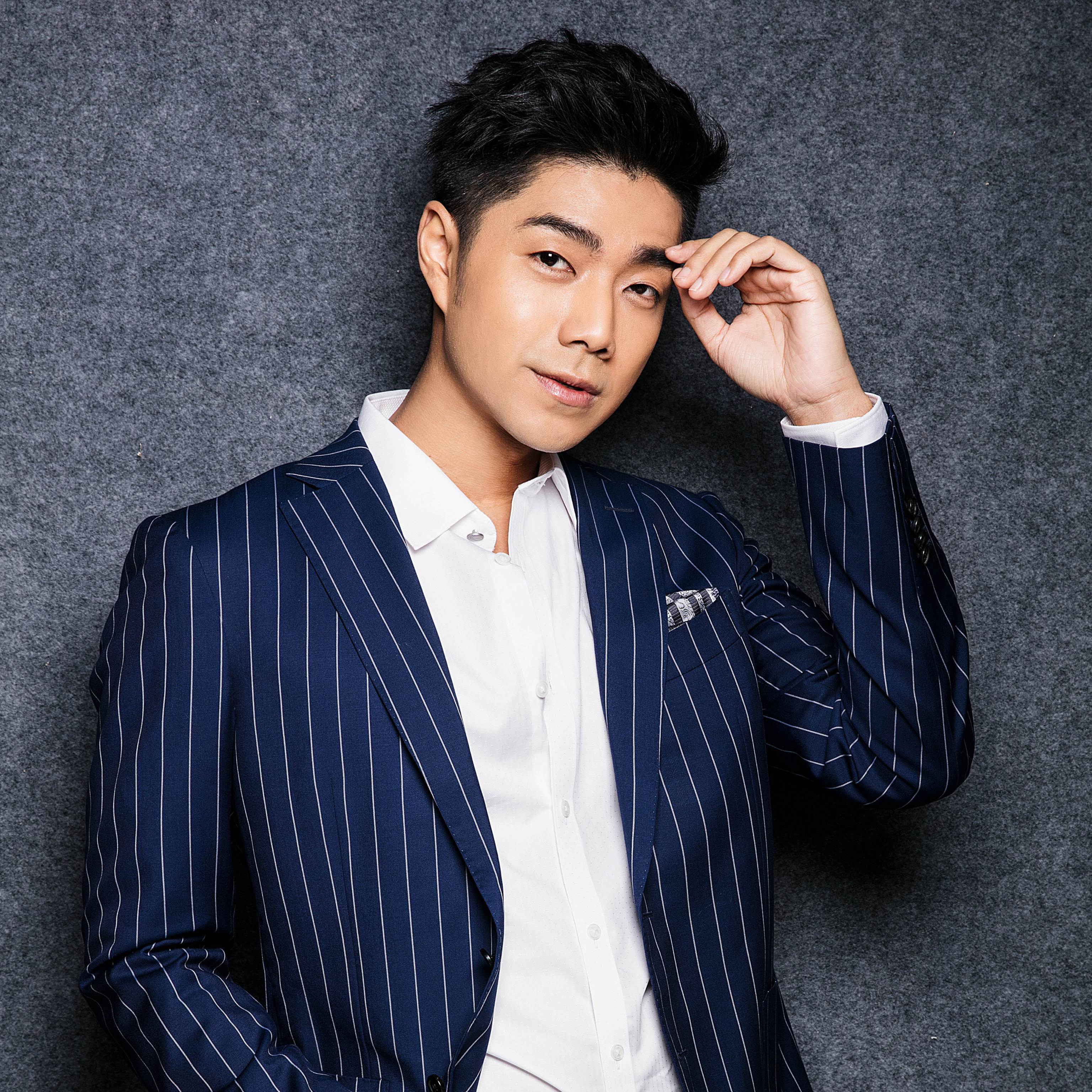 袁成杰演員，星光璀璨，演藝之路無限寬廣，袁成杰，星光璀璨演藝路，無限寬廣的明星之路