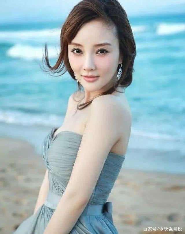 女明星斗星移與李小璐的合成現(xiàn)象，探索背后的故事與真相，女明星斗星移與李小璐，背后的故事與真相揭秘