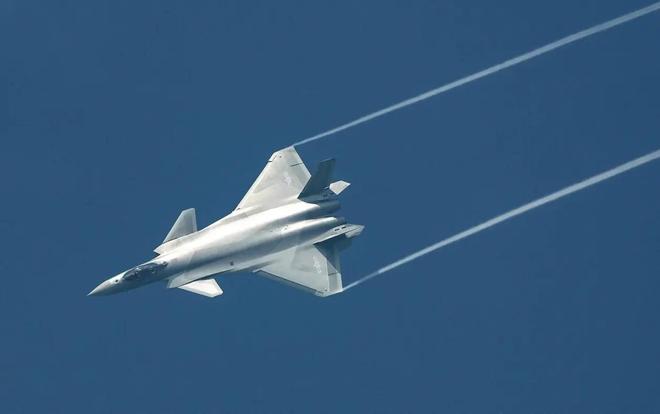 殲-20C，新一代空中霸主，展現(xiàn)中國(guó)航空工業(yè)的驕傲，殲-20C，中國(guó)航空工業(yè)的空中霸主與新驕傲亮相