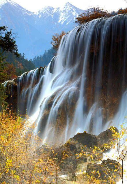 九寨溝風(fēng)景介紹——大自然的絕美畫卷，九寨溝，大自然的絕美畫卷之旅