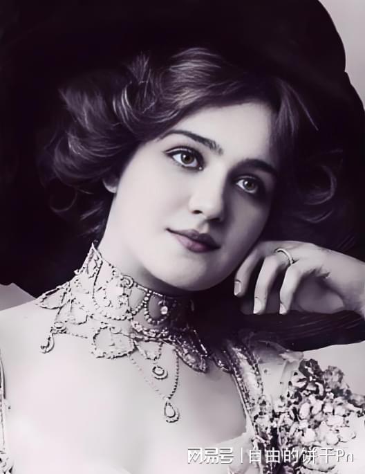 中國前一百名漂亮女明星圖片，璀璨星光，一覽無余，中國璀璨女星，前百名漂亮女明星圖片全景展示