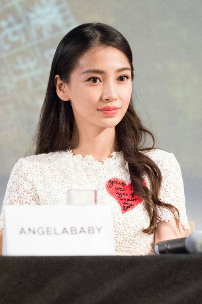 楊穎簡介個(gè)人簡歷，楊穎個(gè)人簡歷簡介