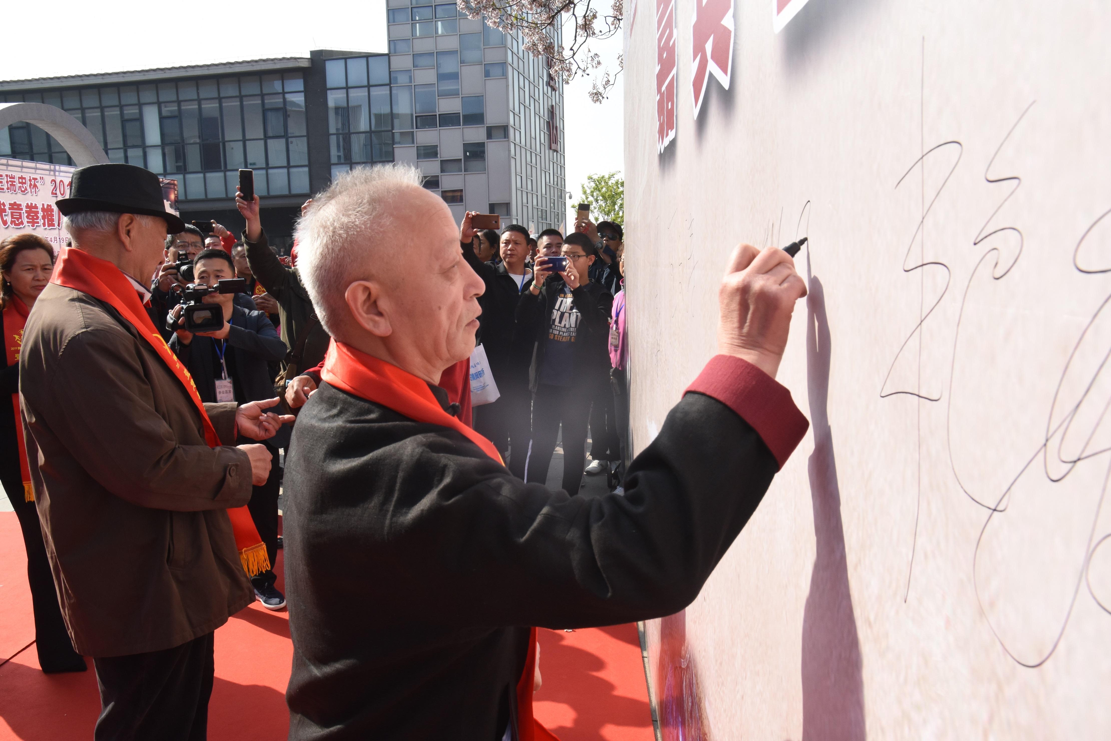 一碼一肖王中王論壇，探索與解析，一碼一肖王中王論壇，深度探索與解析