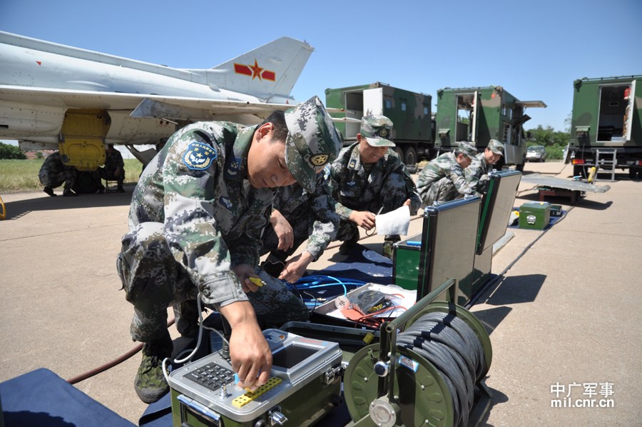 軍事直播，探索軍事領(lǐng)域的實(shí)時(shí)動(dòng)態(tài)與深度解析，軍事直播，實(shí)時(shí)探索軍事動(dòng)態(tài)與深度解析