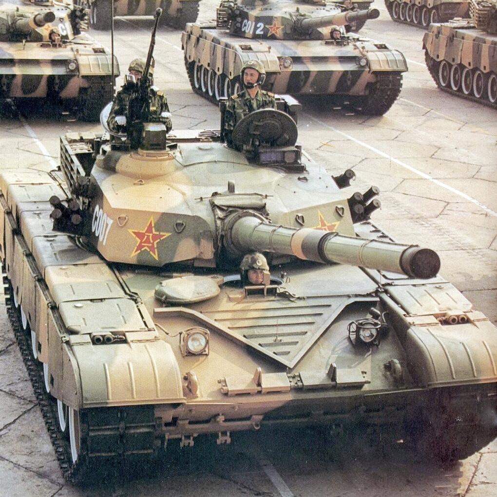 中國99式主戰(zhàn)坦克，性能與特點(diǎn)詳解，中國99式主戰(zhàn)坦克性能與特點(diǎn)全面解析